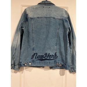 Forever 21 NEW YORK GRAPHIC EMBROIDERED OVERSIZED DENIM JACKET - SIZE L